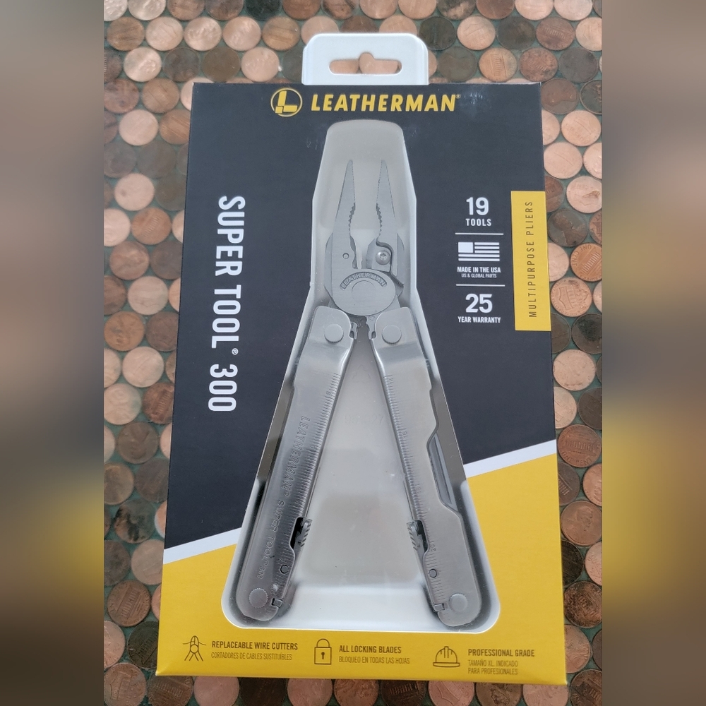 Leatherman Super Tool 300 Multi-Tool - Stainless Steel
